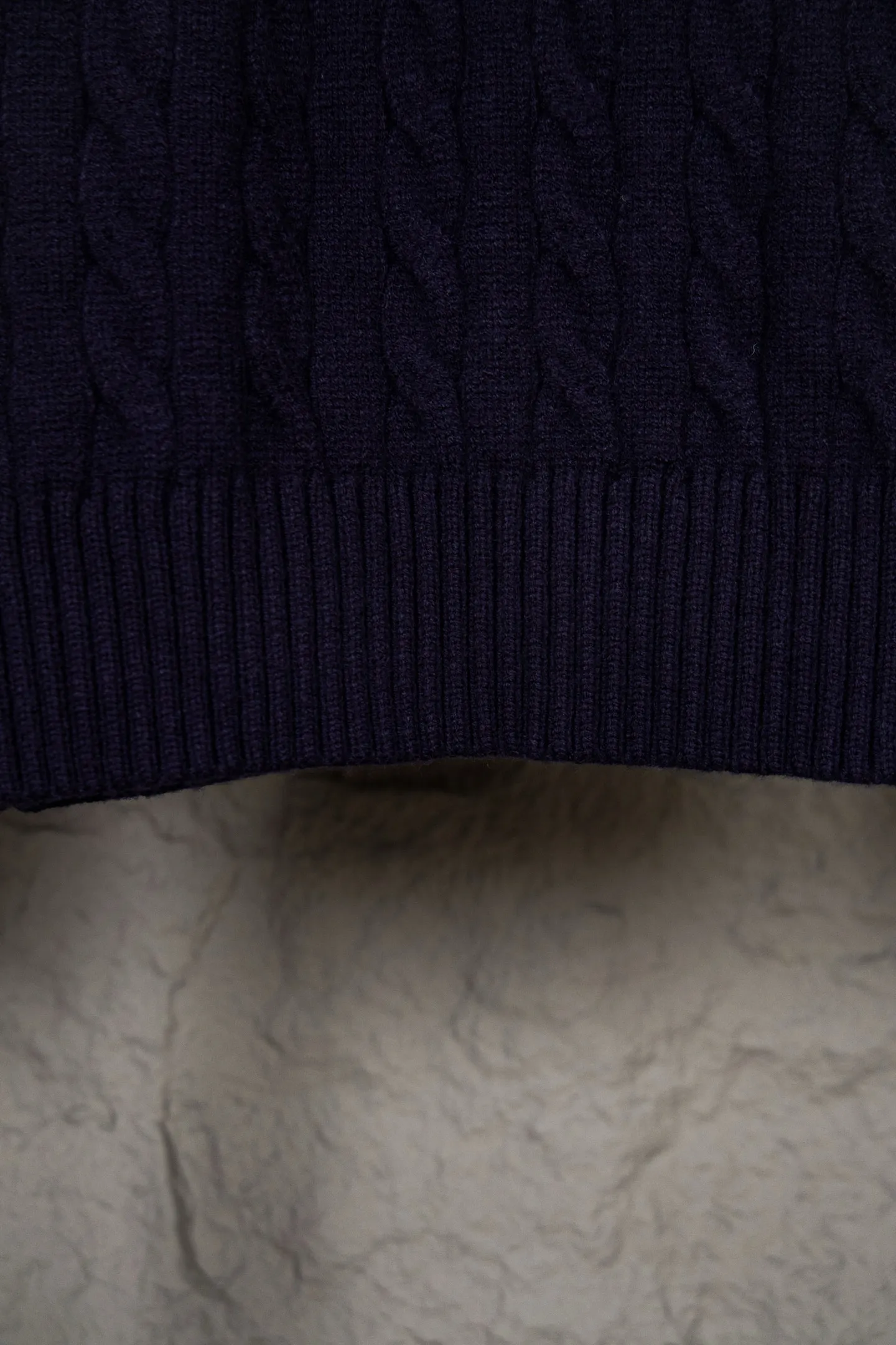 P220 ralph lauren #ootddailywear #Autumn and winter sweater #knitwear outfit #ralph lauren sweater #can be worn by both men and women. Finally, after the Ralph men’s twist crew neck sweater is available, it is finally here. The hottest sweater is a limited edition every year. There will not be many styles in the store! Ralph Lauren men's crew neck sweater. The shape is really nice. It can be worn alone or as a jacket. It can be worn on the inside or worn with a shirt. 100% pure cotton #Practical wear. Color: white, navy blue, khaki, gray, size S to XL